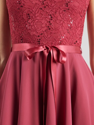 SWING Cocktail dress in Red