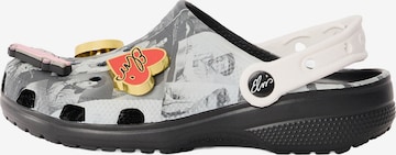 pilka Crocs Klumpės 'Elvis Classic': priekis