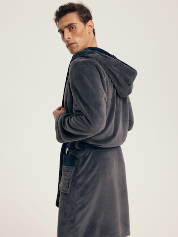 Henderson Short Bathrobe 'Natch' in Grey