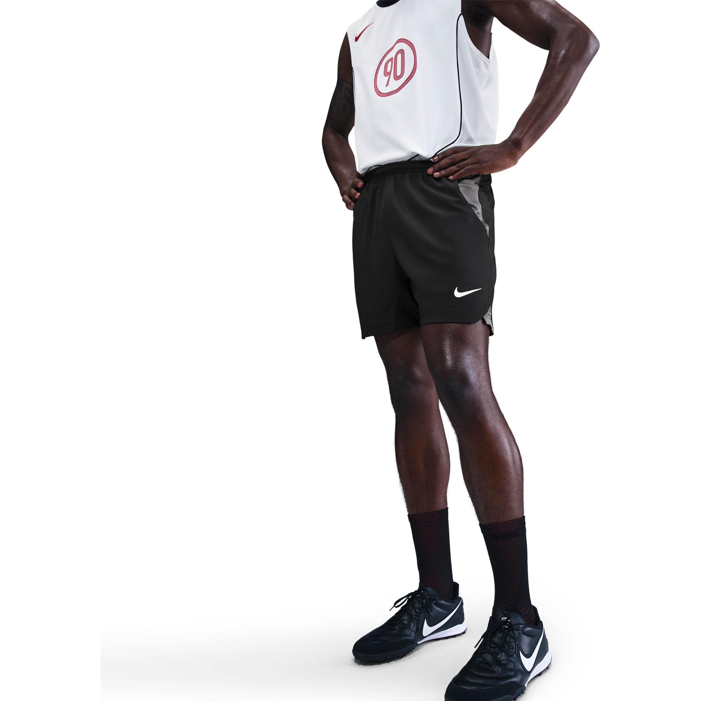 NIKE Regular Workout Pants 'Total90' in Black