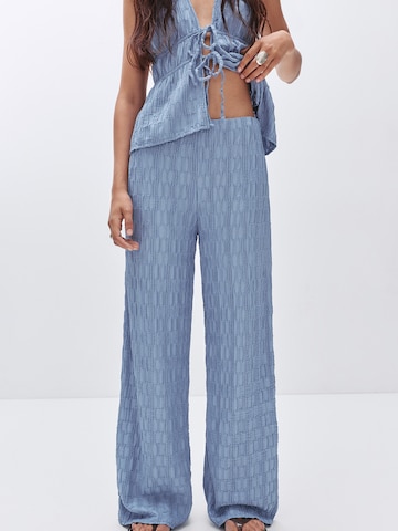 Wide leg Pantaloni de la Pull&Bear pe albastru: față