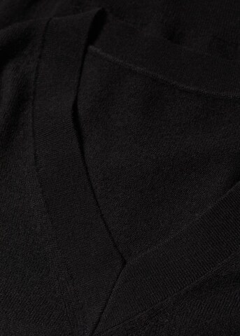 MANGO Sweatshirt in Schwarz