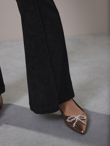 Next Bootcut Pantalon in Zwart