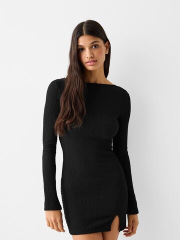 Rochie de vară de la Bershka pe negru: față