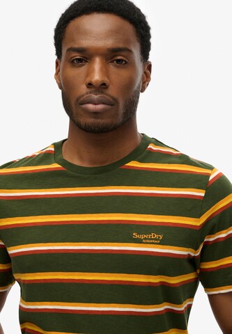 T-Shirt 'Essentials' Superdry en vert