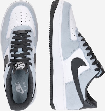 Nike Sportswear Sneakers laag 'AIR FORCE '07 LV8' in Pastelblauw