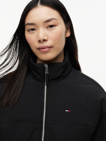 Tommy Jeans Преходно яке в черно