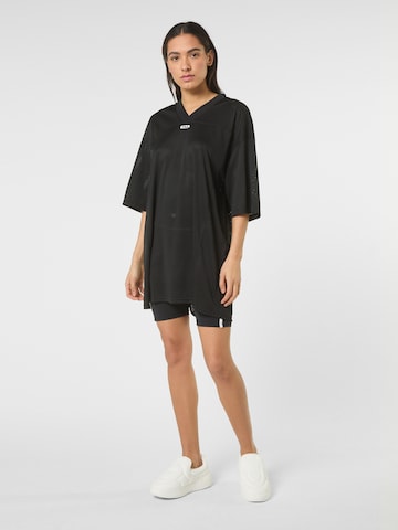 FILA - Vestido 'CAPALLE oversized v-neck mesh t-shirt dress' en negro