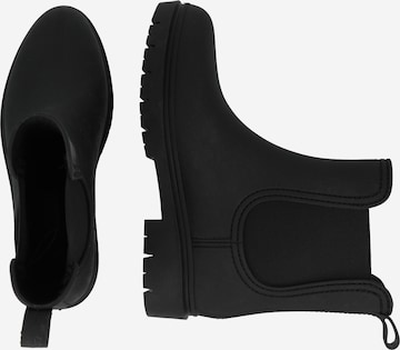 TOMMY HILFIGER Chelsea boots in Black