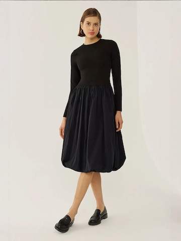 Hiccup Kleid in Schwarz