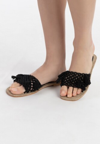 IZIA Mule in Black