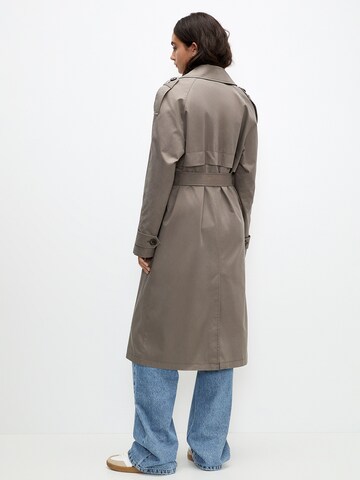 Pull&Bear Mantel in Grau