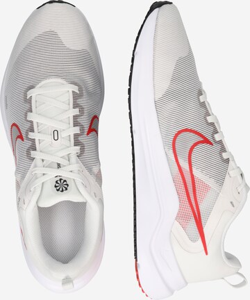 Chaussure de course 'Downshifter 12' NIKE en gris