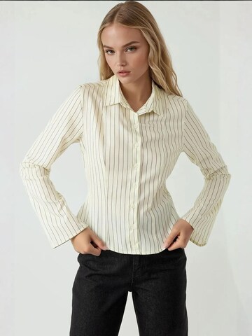 Hiccup Blouse in Yellow: front