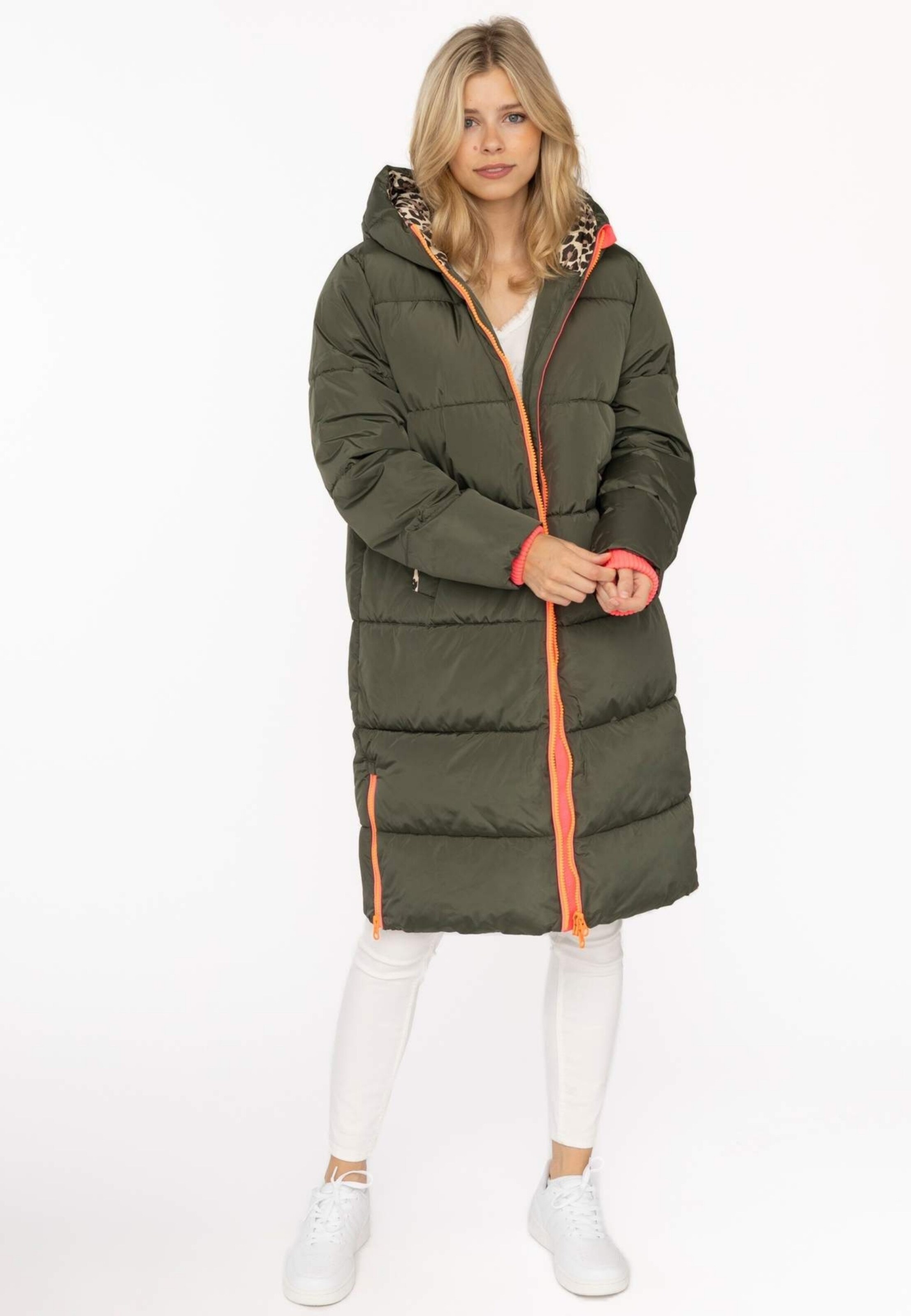 Zwillingsherz Winter coat in Green: front
