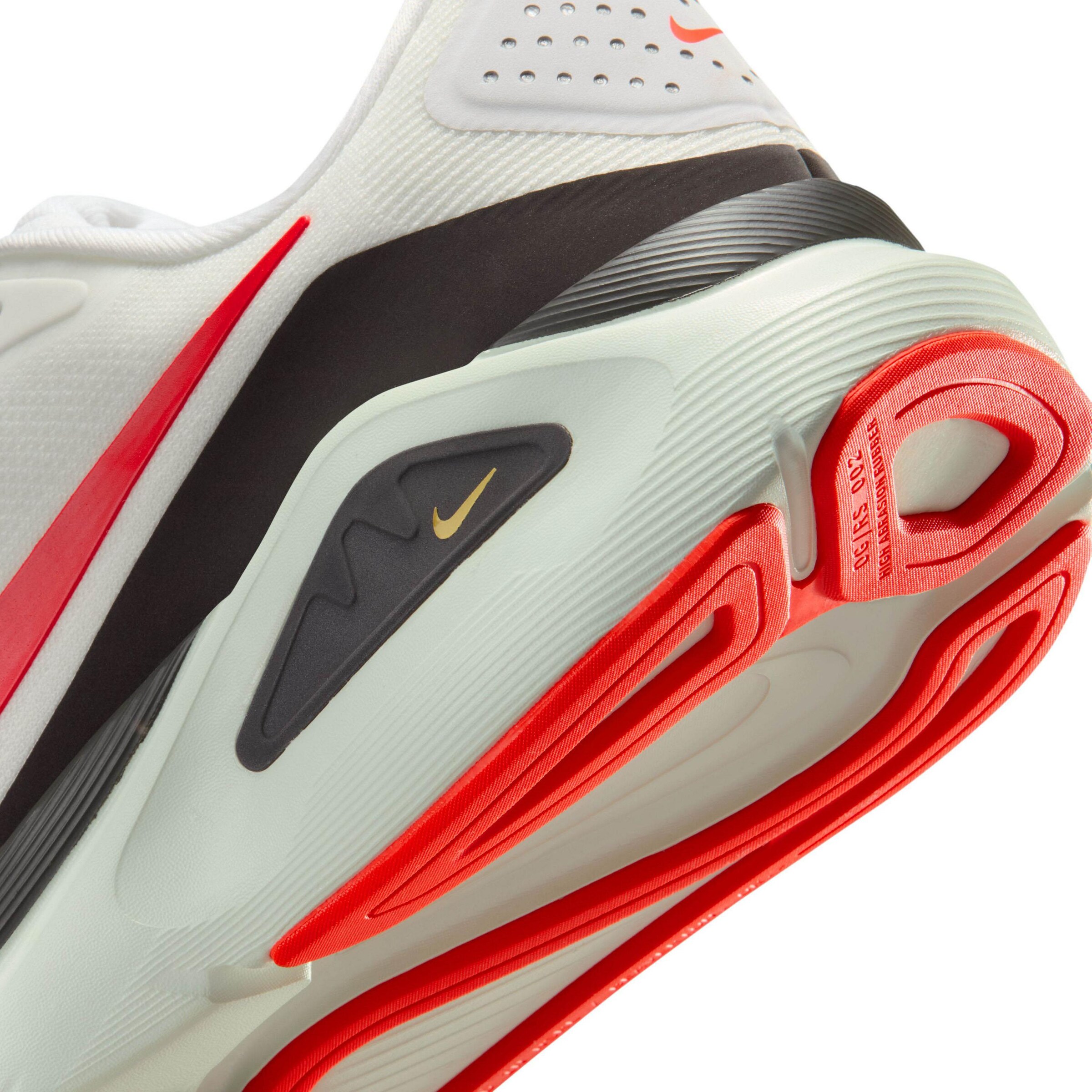 NIKE Laufschuhe 'STRUCTURE 26' in Weiß