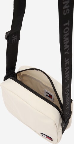 Tommy Jeans - Bolso de hombro 'Essential Daily' en beige