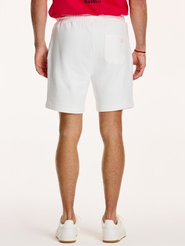 Regular Pantaloni de la Shiwi pe alb
