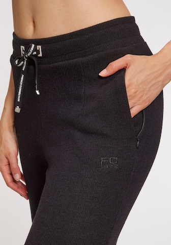 regular Pantaloni di FRENCH CONNECTION in nero