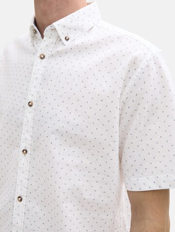 Coupe regular Chemise TOM TAILOR en blanc