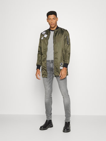 Coupe slim Jean 'JJILIAM JJORIGINAL' JACK & JONES en gris
