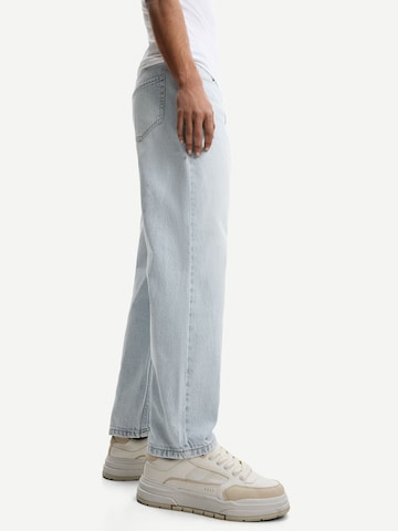 Bershka Tapered Jeans in Blue