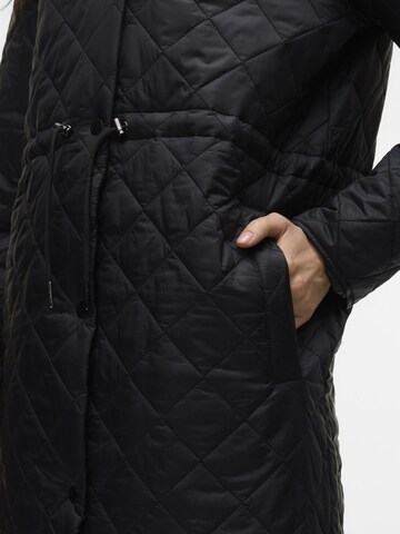 VERO MODA Tussenmantel 'Hayle' in Zwart