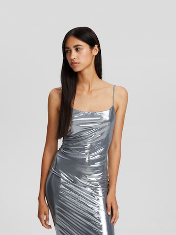 Robe Bershka en argent : devant