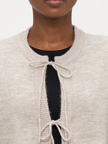 Only Petite Neuletakki 'ONLSIMONI' värissä harmaa