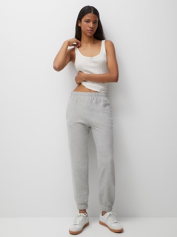 Pull&Bear Tapered Trousers in Grey