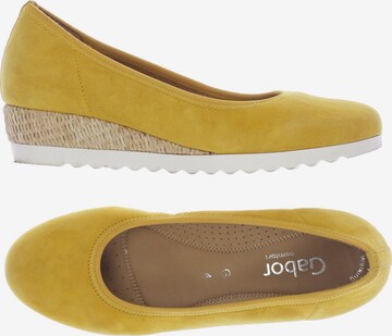 GABOR Flats & Loafers in 37 in Yellow: front