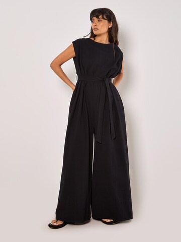 Apricot Jumpsuit in Black: front