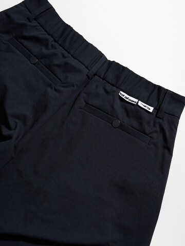 Barrel Pantalon à pince Bershka en bleu