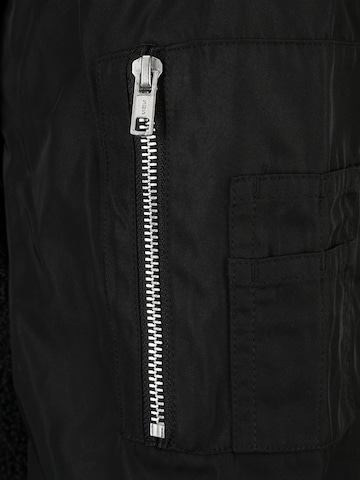 Urban Classics Between-Season Jacket in Black