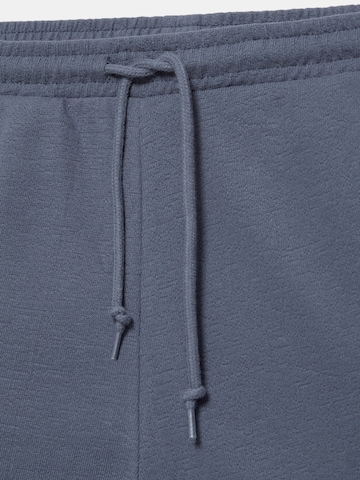 Pull&Bear Regular Shorts in Blau