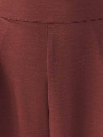 Tuta jumpsuit 'Thalia' di Willa in rosso