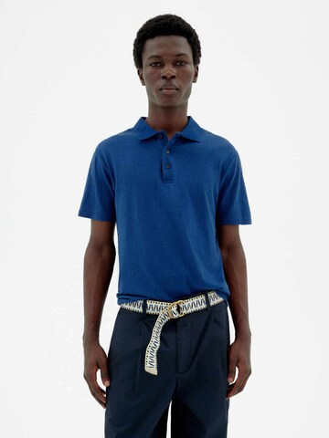 Thinking MU Poloshirt in Blau: Vorderseite