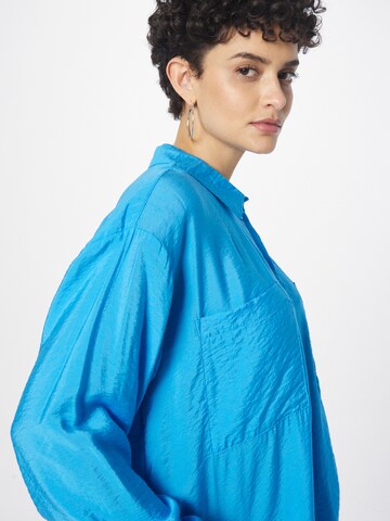 b.young Blouse 'Ihaliea' in Blauw