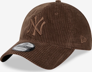 Casquette NEW ERA en marron : devant