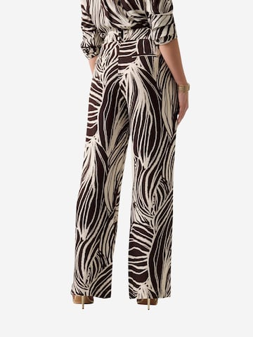 GUESS - Pierna ancha Pantalón 'BASTIENNE WIDE LEG TROUSER W6GB19 W1972' en marrón