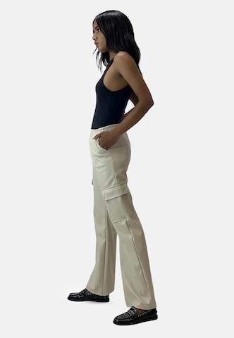 Elara Loosefit Cargobyxa i beige