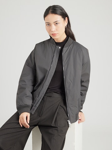 Veste mi-saison 'Salia' Embassy of Bricks and Logs en noir : devant