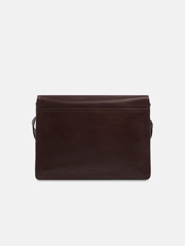The Bridge Messenger in Brown