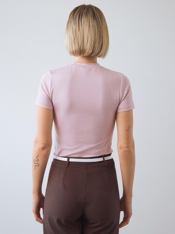 Maglietta di Honest Basics in rosa