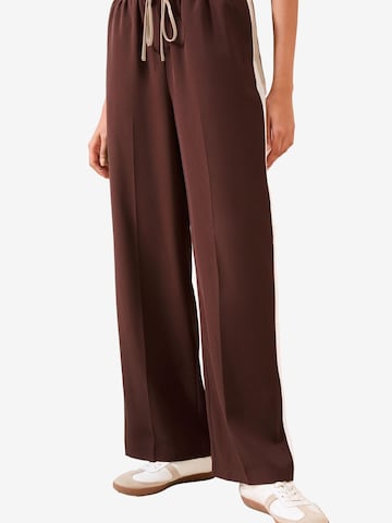 Friends Like These Wide Leg Hose in Braun: Vorderseite