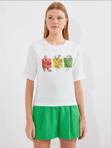 Bigdart T-Shirt in Weiß: Vorderseite