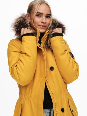 ONLY Winterparka 'Iris' in Geel