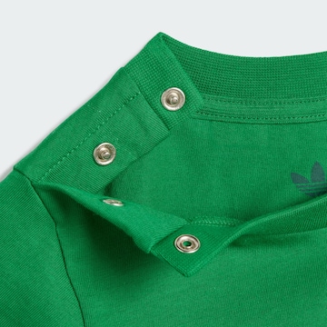 T-Shirt 'Trefoil' ADIDAS ORIGINALS en vert