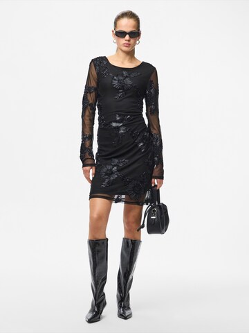 PIECES Рокля 'PCOFFIA' в черно