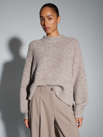 OPUS - Jersey talla grande 'Paliet' en gris: frente